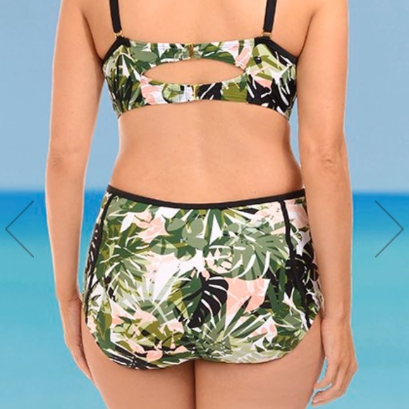 Swimsuit - Picture 3 of 6